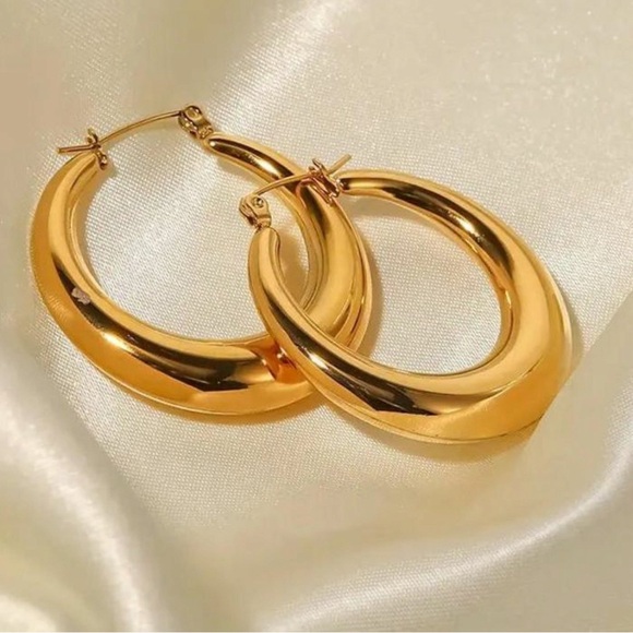 18K Gold Plated Hoop Earrings*Everyday Hoops*Waterproof Jewelry - Picture 5 of 7